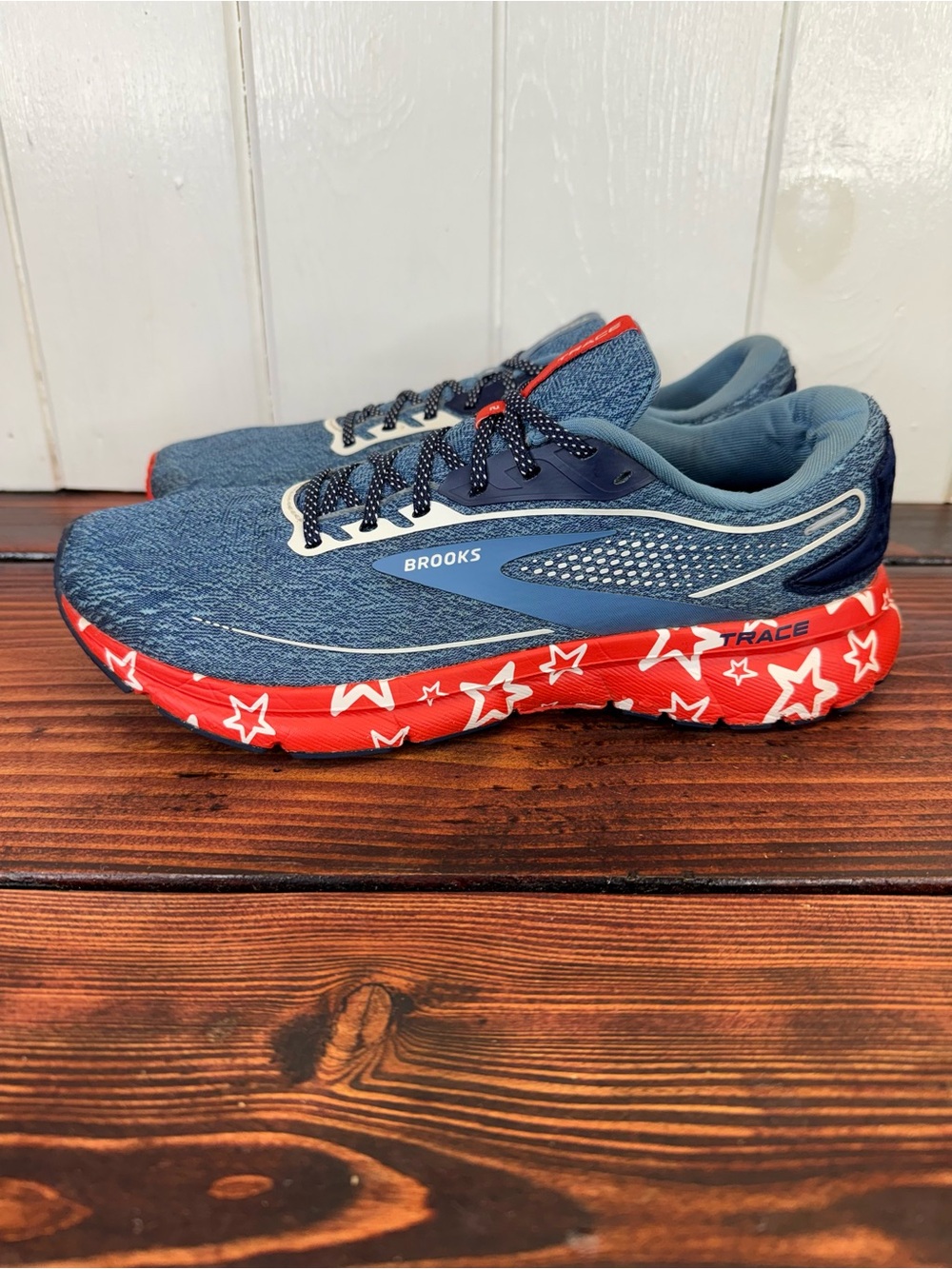 Brooks Trace 2 Patriotic Running Shoes Red White Blue Stars Men’s 9.5